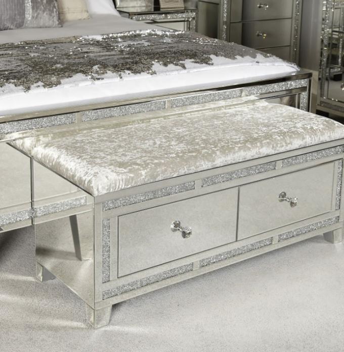 Ensemble de chambre à coucher spécifique avec miroir, style moderne, lit queen-size, meubles au design contemporain 5