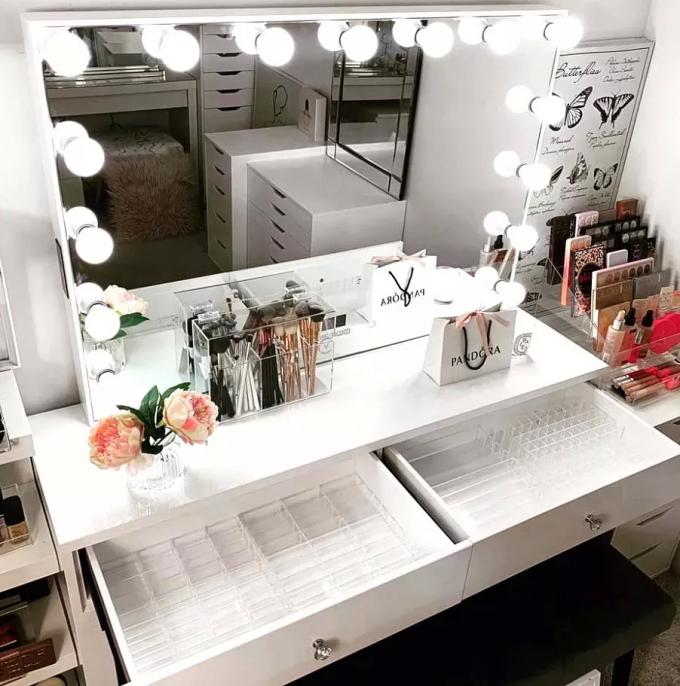 Table de Maquillage Moderne en Chêne avec Miroir Lumineux, Coiffeuse et Rangement 10