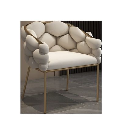 Artiste du métal, fauteuil, maquillage en or, bleu, gris, velours