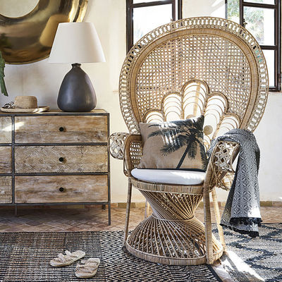 Chaise de bras en rotin en bois Meubles extérieurs de paon de vigne