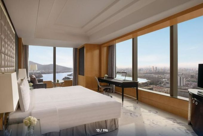 dernière affaire concernant Shangri-La: un hôtel 5 étoiles avec des chambres élégantes et une vue épique sur la ville  3